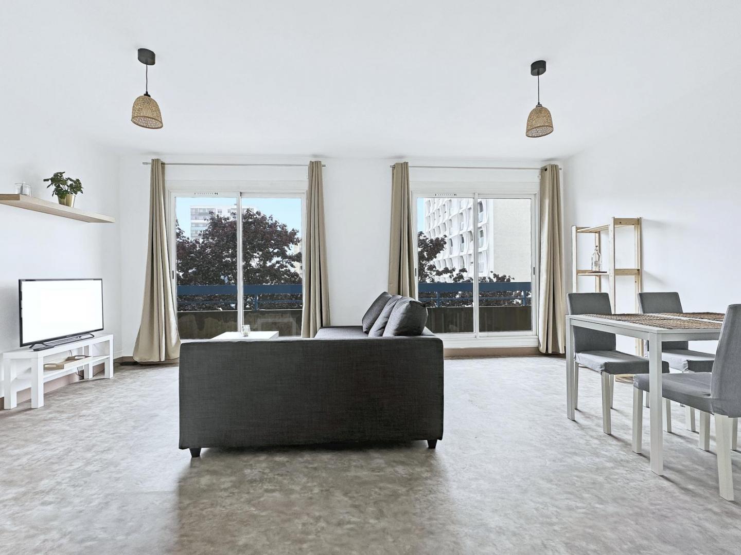  BREST : Bel appartement de 80m² en colocation meublée avec 3 chambres et balcons