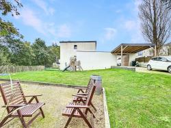 GUIPAVAS BOURG : Jolie maison contemporaine de 150m2 avec 4 chambres et jardin clos